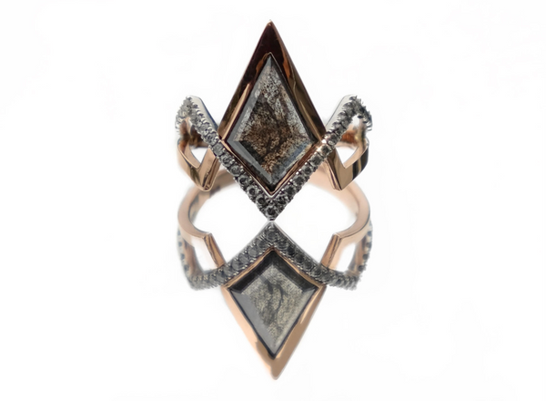 Piramidum Ring